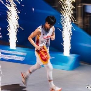 开云体育app-媒体人：杨力维这番言论无疑是有风险的 因为可能会动一些人的蛋糕